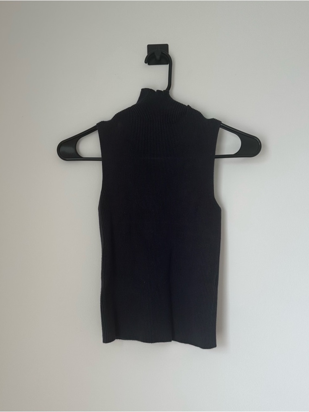 Zara Sleeveless Ribbed Mock Neck Top